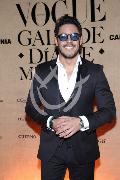 Eduardo Capetillo Jr de Gala con Muertos