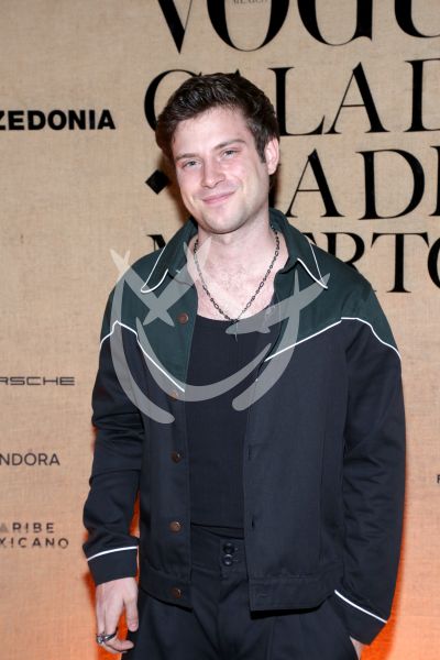 Nicolás Haza de Gala con Muertos
