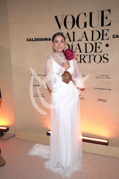 Galilea Montijo de Gala con Muertos