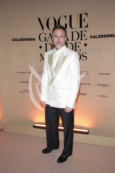 Erik Hayser de Gala con Muertos