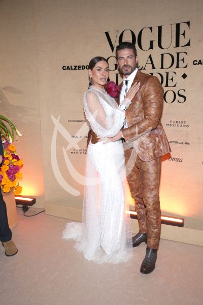 Galilea Montijo y novio de Gala con Muertos