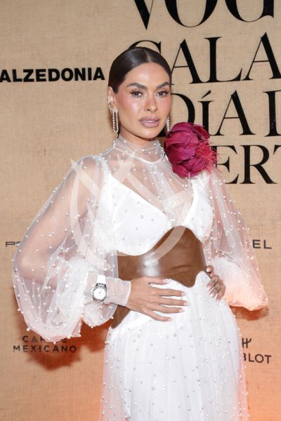 Galilea Montijo de Gala con Muertos