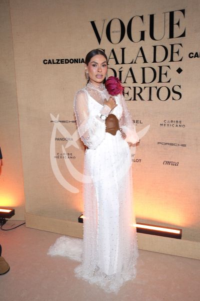 Galilea Montijo de Gala con Muertos