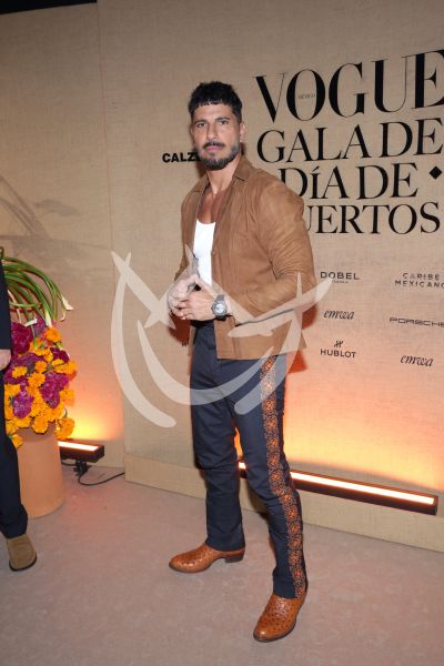 Uriel del Toro de Gala con Muertos