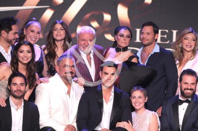 Los Hilos del Pasado elenco