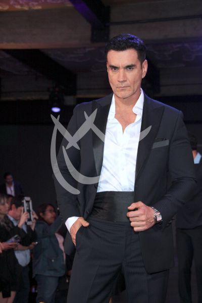 David Zepeda con Hilos