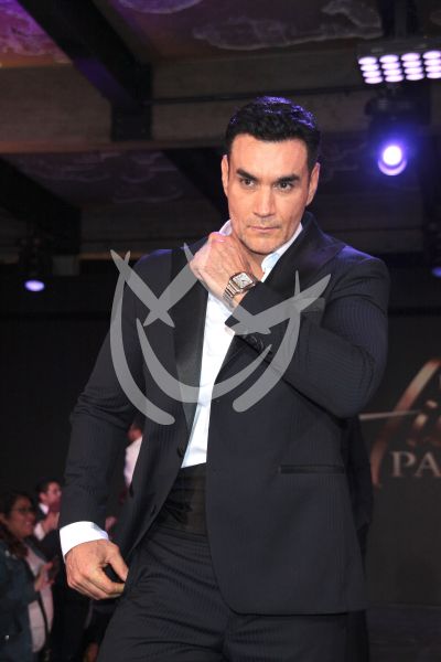 David Zepeda con Hilos