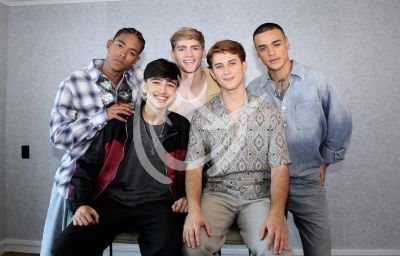 Conoce a Santos Bravos