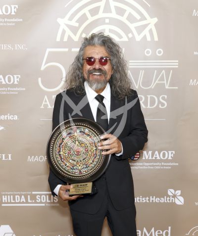George Lopez es un regalo Azteca