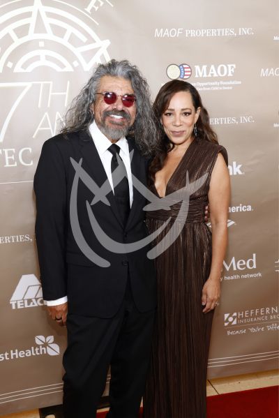 George Lopez y Selenis Leyva