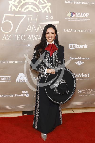 Lupita Infante con los Aztec