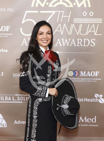 Lupita Infante con los Aztec