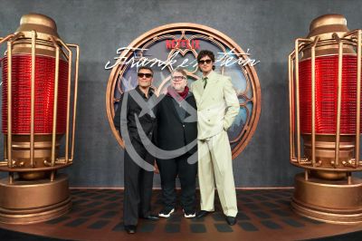 Jacob Elordi y Oscar Isaac con Frankenstein 