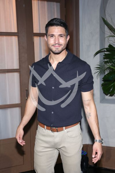 Chris Pazcal se Oculta