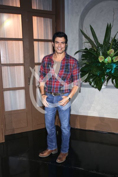 Andrés Palacios se Oculta