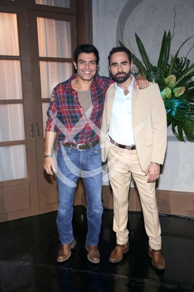 Andrés y Marcos se Ocultan