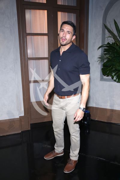 Chris Pazcal se Oculta