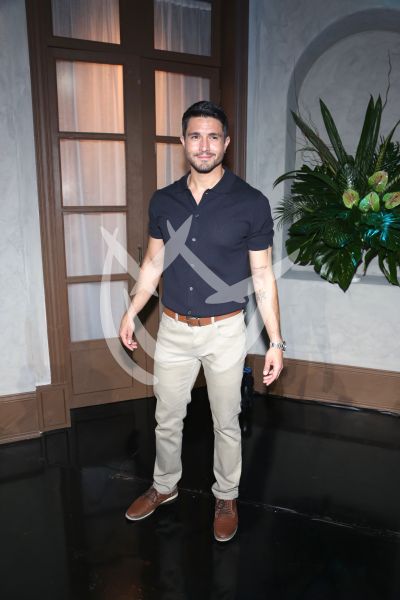 Chris Pazcal se Oculta