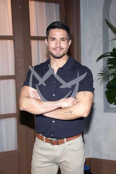 Chris Pazcal se Oculta