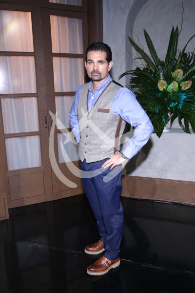 Ferdinando Valencia se Oculta