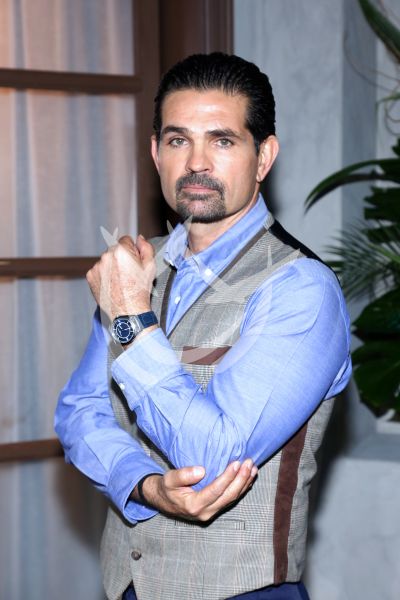 Ferdinando Valencia se Oculta