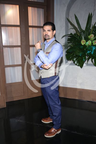 Ferdinando Valencia se Oculta