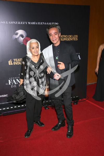 Evangelina y Roberto con El Fantasma