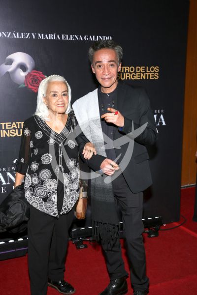 Evangelina y Roberto con El Fantasma