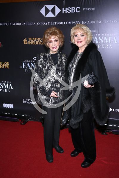 Norma y Jacqueline con El Fantasma