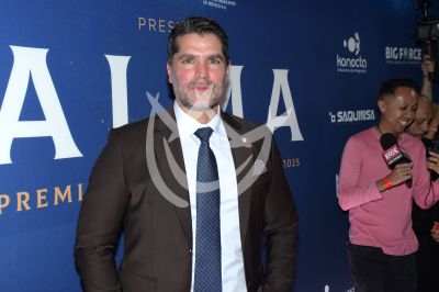 Eduardo Verástegui con ALMA