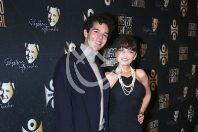 Itatí Cantoral e hijo Eduardo Zucchi