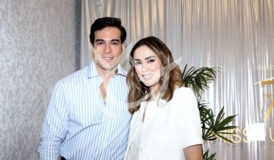 Danilo Carrera y Jacqueline Bracamontes a Miss Universe