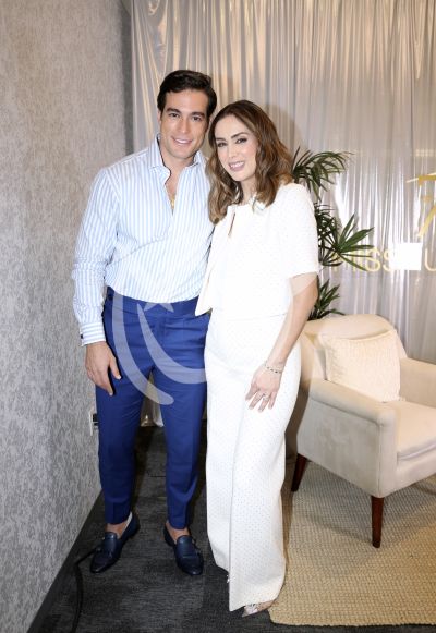 Danilo Carrera y Jacqueline Bracamontes a Miss Universe