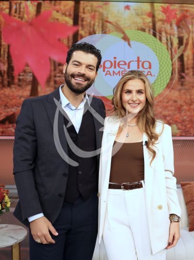 Adrián Di Monte y novia en DA