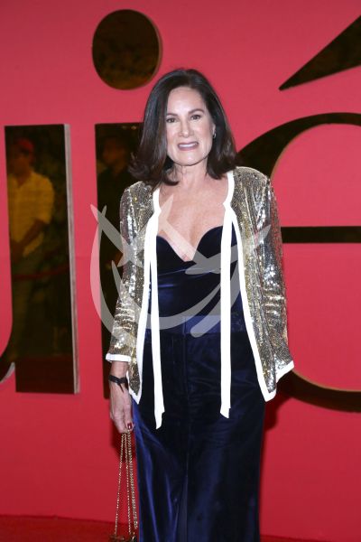 Gloria Calzada con Quién