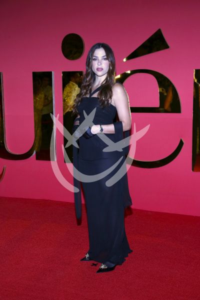 Paulina Dávila con Quién