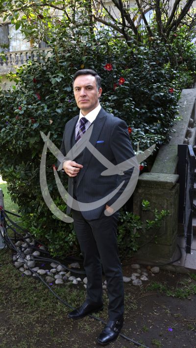 Alejandro de la Madrid con Lobo