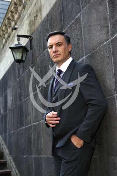 Alejandro de la Madrid con Lobo