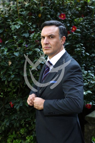 Alejandro de la Madrid con Lobo