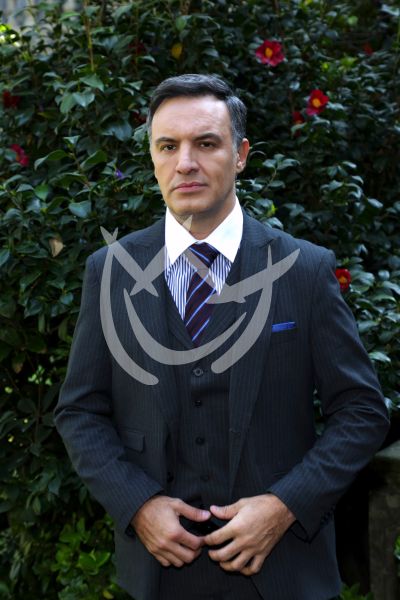 Alejandro de la Madrid con Lobo