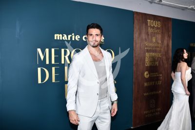 Chris Pazcal de Flores