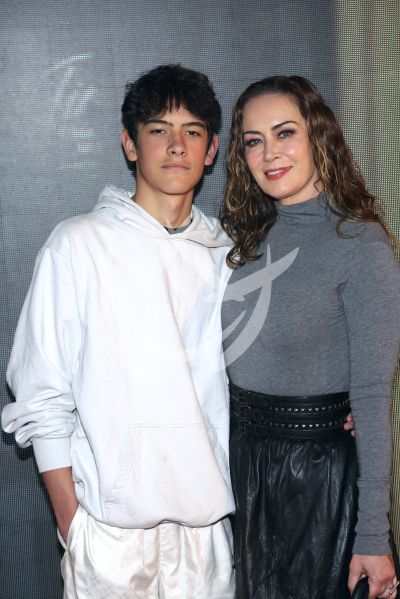 Anette Michel e hijo con Tina