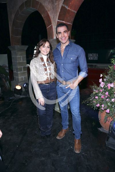Angelique Boyer y Marcus Ornellas con Doménica