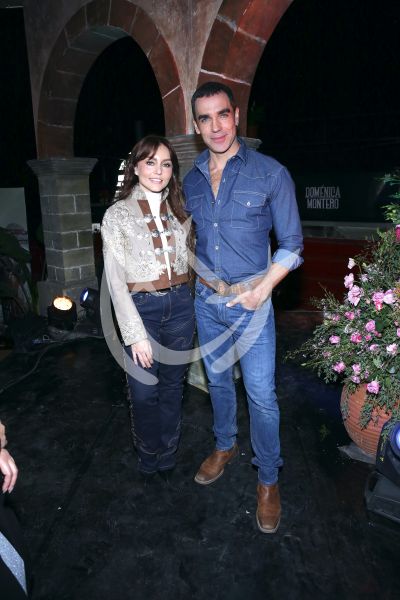 Angelique Boyer y Marcus Ornellas con Doménica