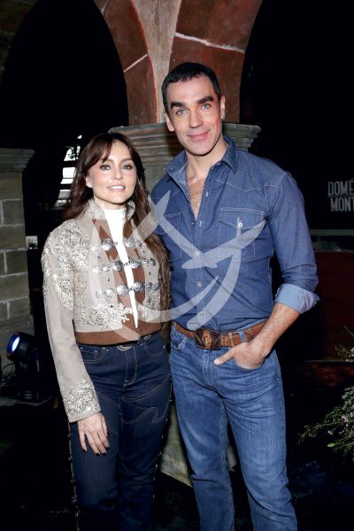 Angelique Boyer y Marcus Ornellas con Doménica