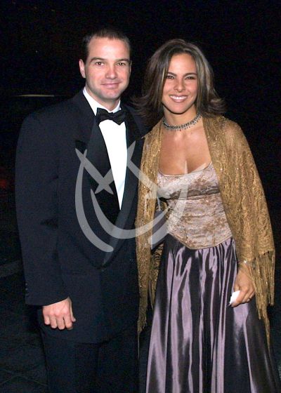 Luis García y Kate del Castillo, 2001