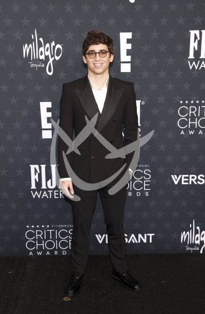 Marcelo Hernández en los Critics Choice Awards