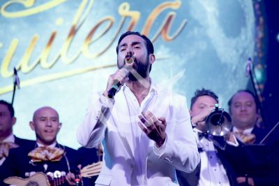 Ernesto D'Alessio con Los Aguilera