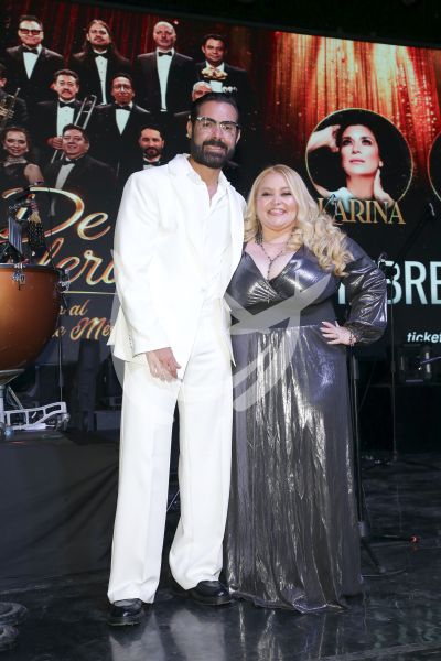 Ernesto D'Alessio y Sheyla con Los Aguilera