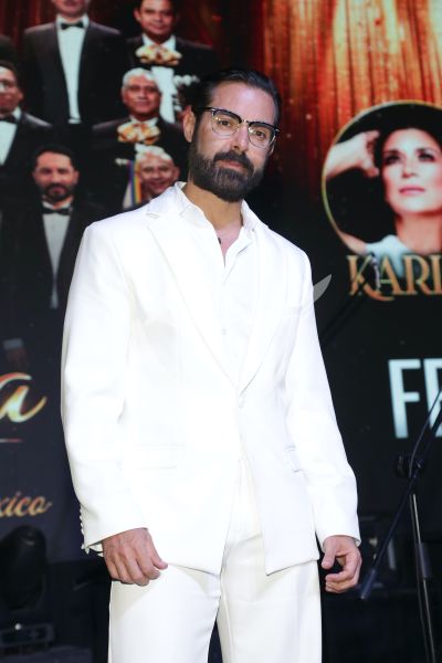 Ernesto D'Alessio con Los Aguilera